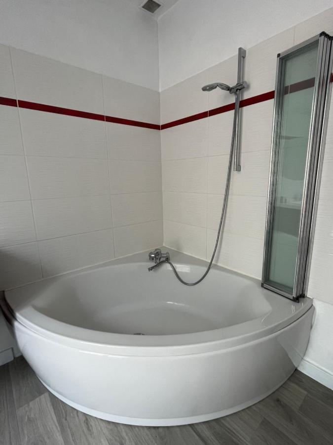 Vivez Au Coeur Historique - St Francois - Grand Appartement Confortable 勒阿弗尔 外观 照片